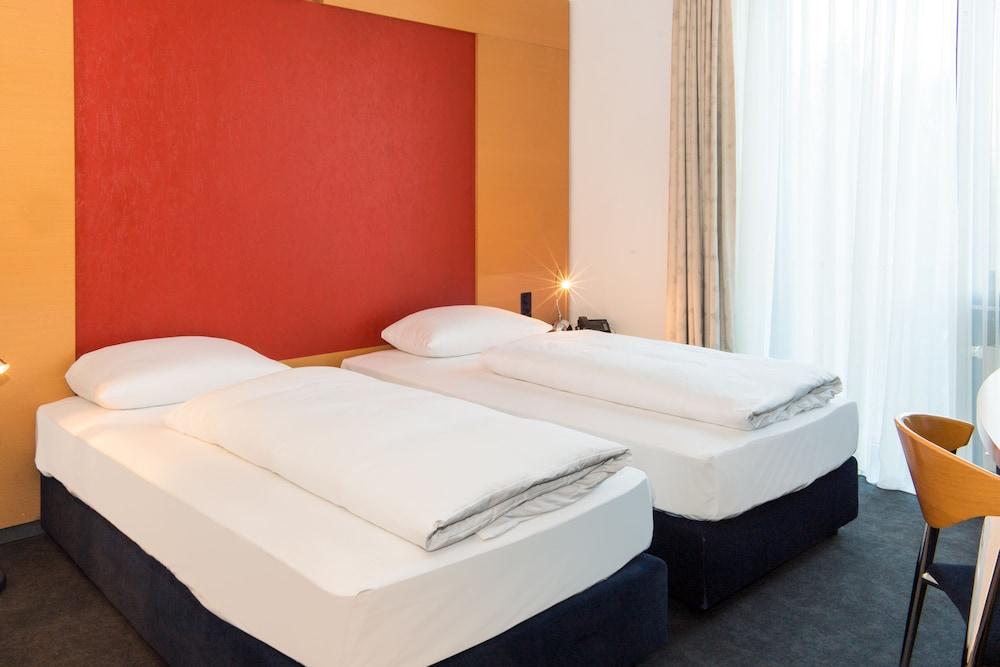 Four Ratingen Dusseldorf Airport Hotel Bagian luar foto