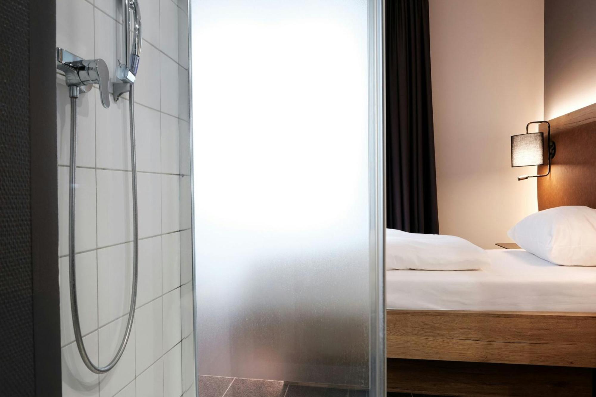Four Ratingen Dusseldorf Airport Hotel Bagian luar foto