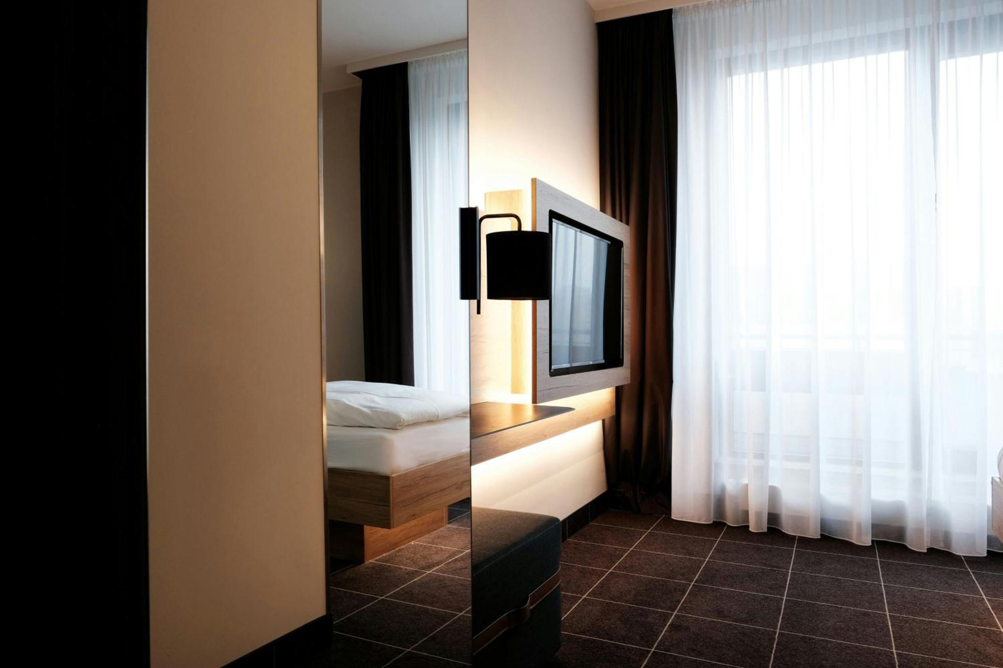 Four Ratingen Dusseldorf Airport Hotel Bagian luar foto